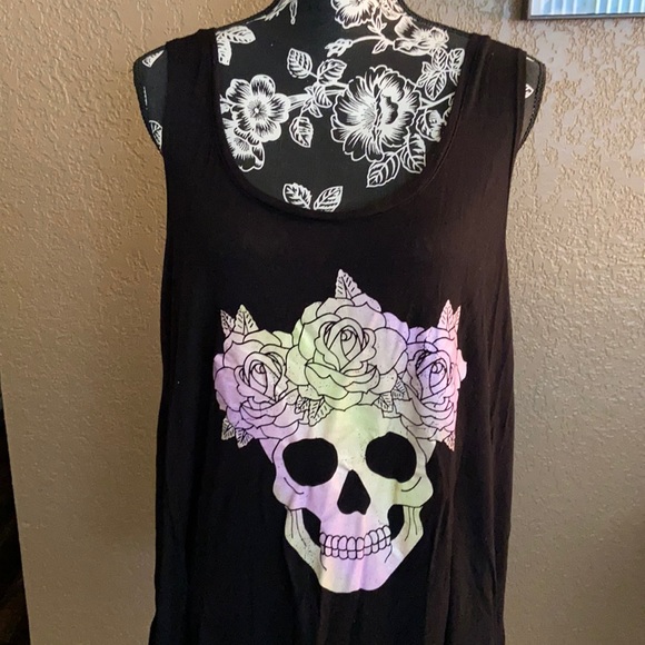 Hot Topic Tops - Skull tank with cutout back